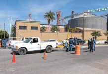 TRABAJA SSPM EN COLOCACIÓN DE SEMÁFOROS EN CRUCE DE LA SUFRAGIO EFECTIVO Y 200