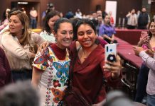 «Poner las políticas públicas al servicio del pueblo es la esencia de los gobiernos de la 4T»: Claudia Sheinbaum ante más de mil 500 michoacanos