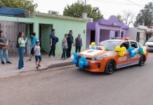 LLEVAN ALEGRÍA POLICÍAS MUNICIPALES A NIÑOS GUERREROS QUE LUCHAN CONTRA EL CÁNCER