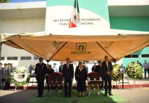 RINDEN HOMENAJE A NAVARRO VELARDE Y GALINDO AYÓN POLICÍAS CAÍDOS EN CUMPLIMIENTO DE SU DEBER POR CAJEME