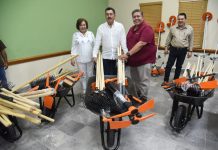 ALCALDE ENTREGA EQUIPO DE MANTENIMIENTO A COMISARÍAS