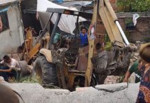 Retroexcavadora se queda sin frenos en Morelos; hay una mujer muerta y 5 heridos