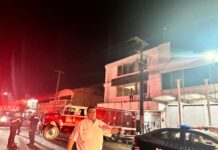 AUXILIAN SSPM Y BOMBEROS A MUJER EN CRISIS PSICOLÓGICA