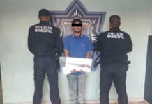 DETIENEN AGENTES A HOMBRE EN EL CENTRO CON ARMA PROHIBIDA