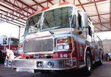 LAMARQUE CANO HACE ENTREGA DE UNIDAD EXTINTORA AL HEROICO CUERPO DE BOMBEROS