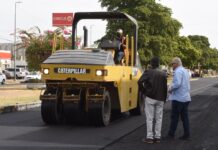 SUPERVISA LAMARQUE CANO AVANCES EN PAVIMENTACIÓN DEL BULEVAR BARTOLOMÉ DELGADO DE LEÓN Y AVENIDA NÁINARI