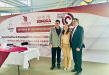 RECIBE LAMARQUE CANO GALARDÓN POR SU GESTIÓN MUNICIPAL