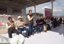 ATESTIGUA ALCALDE ENTREGA DE INSUMOS Y MAQUINARIAS A AGRICULTORES