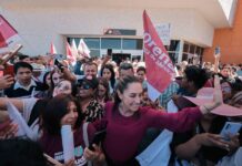 ENTRE FLORES Y MUCHO AFECTO RECIBEN A CLAUDIA SHEINBAUM EN GUANAJUATO