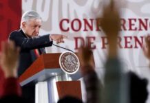 AMLO CRITICA AL INE POR ORDENAR BAJAR OTRA CONFERENCIA MATUTINA