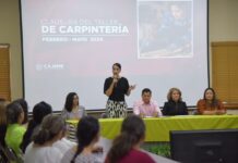 RECIBEN CONSTANCIAS EGRESADAS DE CARPINTERÍA DEL INSTITUTO CAJEMENSE DE LA MUJER