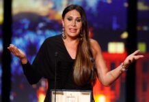 Karla Sofía Gascón dedica su premio en Cannes “a todas las personas trans” que sufren