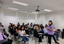 Estudiantes de la carrera de Derecho presentan iniciativas a Deni Gastélum