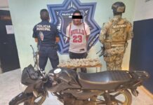 DETIENE POLICÍA MUNICIPAL A HOMBRE CON 60 DOSIS DE MARIHUANA