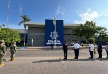 REALIZAN TRADICIONAL LUNES CÍVICO EN EL EDIFICIO DE LA CORPORACIÓN POLICIAL