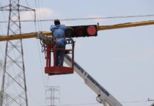 REPARA SSPM SEMÁFORO DE LA CALZADA FRANCISCO VILLANUEVA Y BOULEVARD LAS TORRES