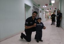 VISITA MATEO UN PEQUEÑO HÉROE EL EDIFICIO DE LA CORPORACIÓN POLICIAL EN CAJEME