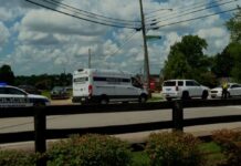 Dos muertos en iglesia de Kentucky tras tiroteo en el que un atacante disparó a un agente estatal; el sospechoso murió