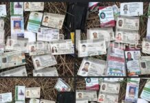 LOCALIZAN CARTERAS, CREDENCIALES Y TARJETAS BANCARIAS ABANDONADAS A UN COSTADO DE LA CARRETERA MÉXICO 15, AL SUR DE MAZATLÁN