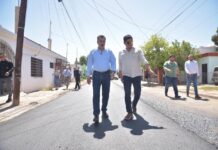 AVANZA JAVIER LAMARQUE EN REHABILITACIÓN DE CALLES CON PROPIO EQUIPO COMPLETO PARA PAVIMENTAR