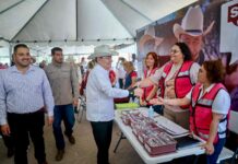 Gobernador Durazo acerca gobierno, becas y apoyos a comunidades del noroeste de Sonora