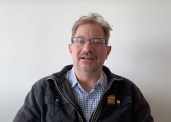 ANDRÉS ROEMER SALE DE LA CÁRCEL EN ISRAEL; ESCRITOR ANUNCIA LIBRO