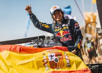 CRISTINA GUTIÉRREZ, SEGUNDA MUJER EN GANAR EL DAKAR: ‘HE CUMPLIDO MI SUEÑO DE BEBÉ’