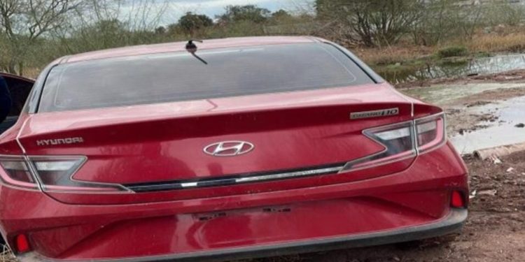 RECUPERAN ELEMENTOS DE LA SSPM VEHÍCULO CON REPORTE DE ROBO