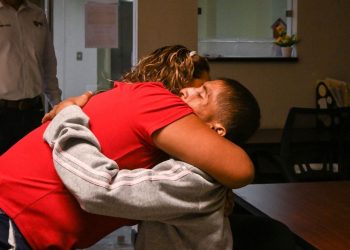 REÚNE DIF CAJEME A CARLOS CON SU FAMILIA