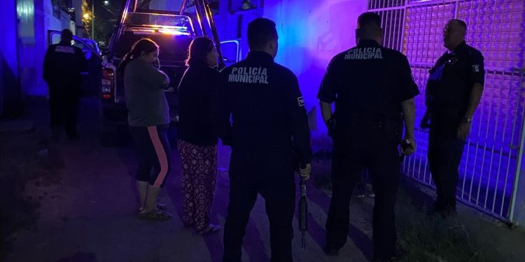 RESCATA POLICÍA MUNICIPAL A PERRITO MALTRATADO