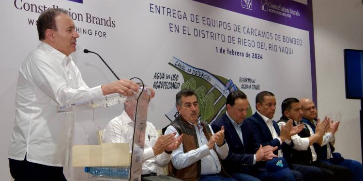 IMPULSA GOBERNADOR DURAZO DESARROLLO DE PRODUCTORES DEL VALLE DEL YAQUI CON SISTEMA DE BOMBEO