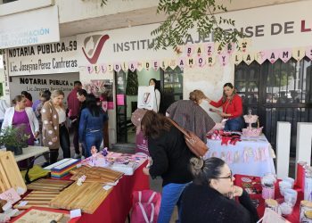 CON ÉXITO SE LLEVÓ A CABO EL BAZAR POR EL DÍA DEL AMOR Y LA AMISTAD