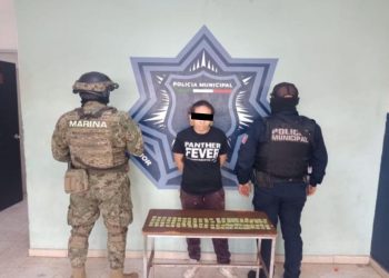 AGENTES DE LA SSPM Y MARINA DETIENEN A FÉMINA POR DELITO CONTRA LA SALUD