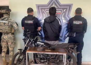 DETIENE SSPM Y PESP A JOVEN CON MOTOCICLETA ROBADA Y ARMA DE FUEGO