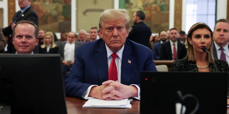 JUEZ DEL CASO TRUMP EN NUEVA YORK PERMITIRÁ TESTIFICAR A ACTRIZ PORNO Y EXABOGADO