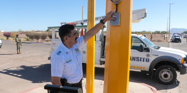 REHABILITA GOBIERNO MUNICIPAL CRUCERO DE LA QUINTANA ROO Y BORDO NUEVO