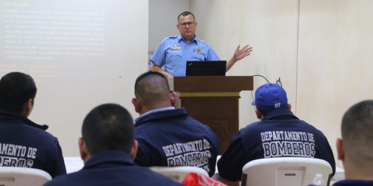 IMPARTE SSPM CURSO DE EDUCACIÓN VIAL A BOMBEROS DE CAJEME