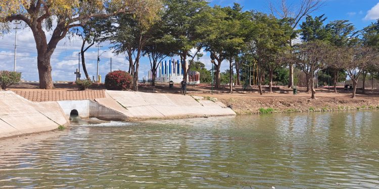 REALIZA PROMOTORA INMOBILIARIA RELLENADO DE AGUA EN LA LAGUNA DEL NÁINARI