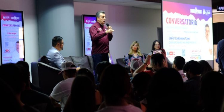 JAVIER LAMARQUE EXPONE ESTRATEGIAS PARA OPORTUNIDADES LABORALES EN CAJEME EN EL CONVERSATORIO DE UNIVERSIDAD LA SALLE