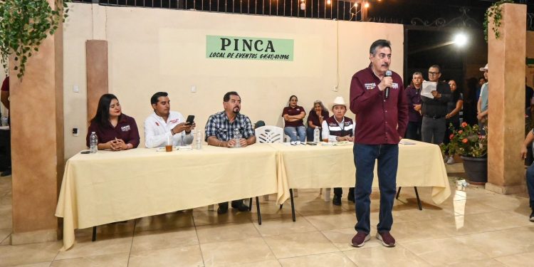 RECONOCE LAMARQUE CANO A MAESTRAS Y MAESTROS EN SU DÍA
