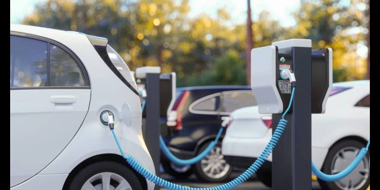 INAI insta a CFE divulgar centros de carga para autos eléctricos