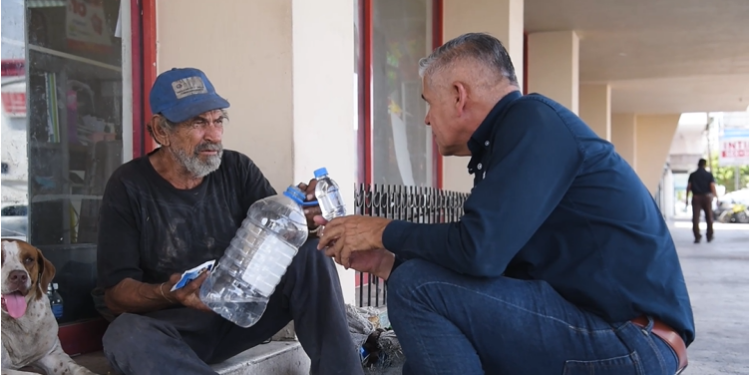 REALIZA DIF CAJEME JORNADA DE HIDRATACIÓN PARA PERSONAS EN SITUACIÓN DE CALLE