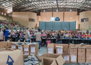 Alcanza distribución de uniformes escolares 60 municipios en Sonora: Gobernador Alfonso Durazo