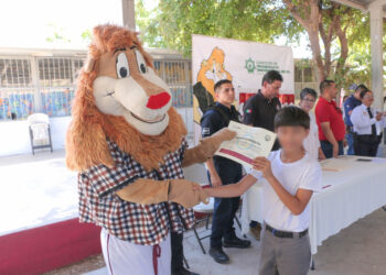 CELEBRA SSPM GRADUACIÓN DEL PROGRAMA DARE EN LA PRIMARIA PDTE. MANUEL ÁVILA CAMACHO