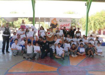 CELEBRA SSPM GRADUACIÓN DE NIÑAS Y NIÑOS DEL PROGRAMA DARE