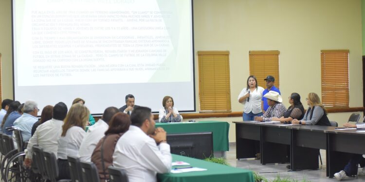 APOYA CABILDO ABIERTO PROYECTO PARA LA REHABILITACIÓN DEL CAMPO DE FÚTBOL DE LA COLONIA VALLE DORADO