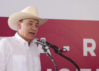 FELICITA ALFONSO DURAZO A EL ALCALDE JAVIER LAMARQUE POR SU REELECCIÓN