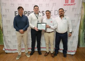 RECONOCEN FUNCIONES DE OOMAPASC CON CERTIFICACIÓN COMO “EMPRESA DE DIEZ”