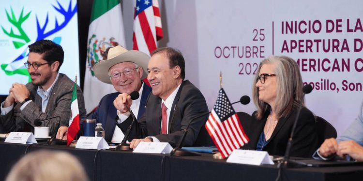 Sonora y Arizona fortalecen alianza para desarrollo de semiconductores