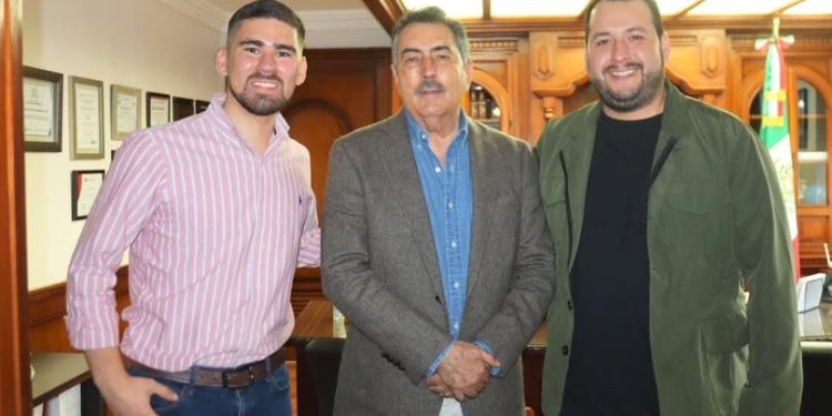 PRESIDENTE JAVIER LAMARQUE SE REUNE CON DIPUTADOS LOCALES